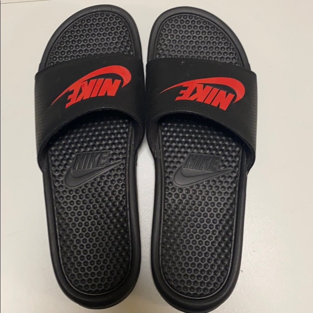 Men’s Nike slides. Size 13